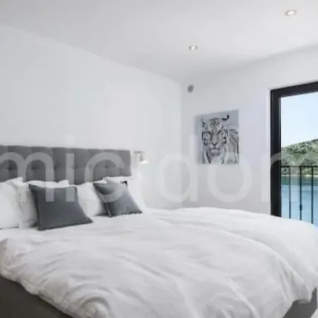 White House Apartment